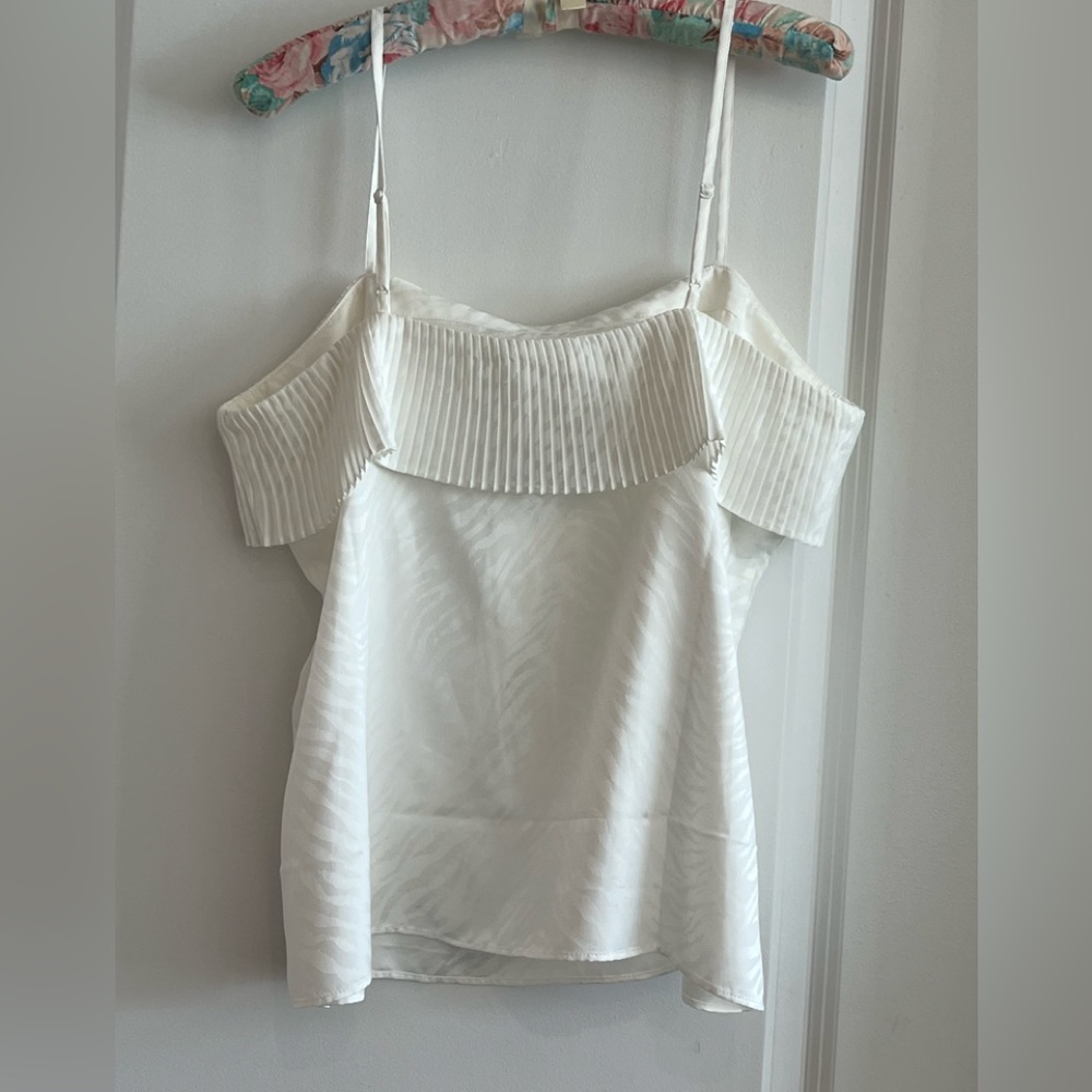 Super Chic Top by White House Black Market! Looks fantastic on!!